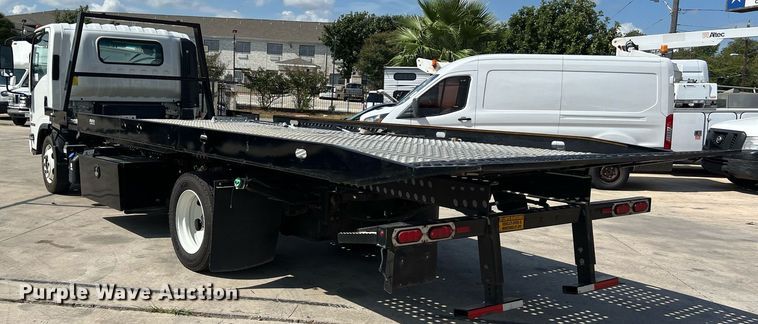 image for item DO2490 2020 Isuzi NRR rollback truck