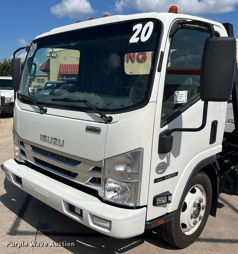 image for item DO2490 2020 Isuzi NRR rollback truck