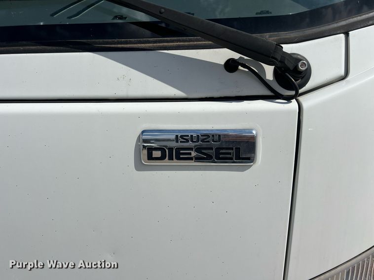 image for item DO2490 2020 Isuzi NRR rollback truck