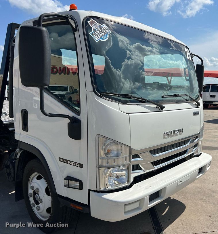 image for item DO2490 2020 Isuzi NRR rollback truck