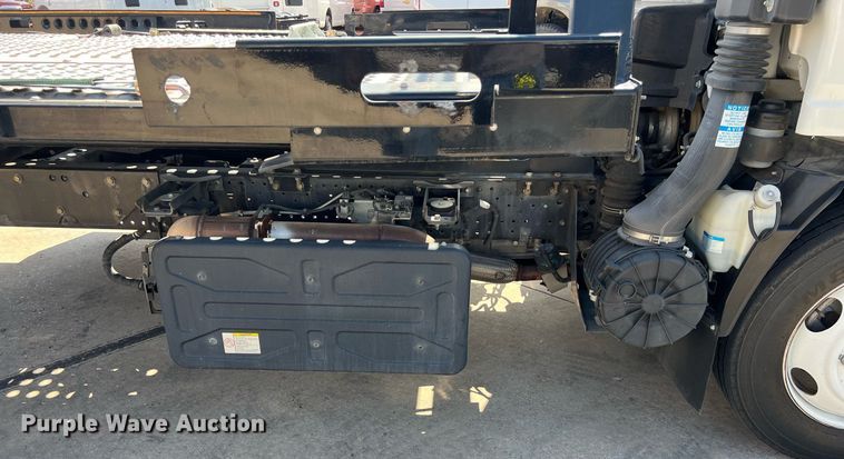 image for item DO2490 2020 Isuzi NRR rollback truck