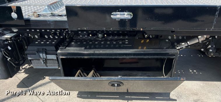 image for item DO2490 2020 Isuzi NRR rollback truck