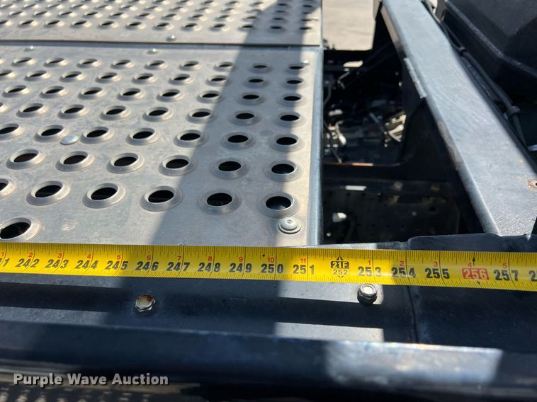 image for item DO2490 2020 Isuzi NRR rollback truck