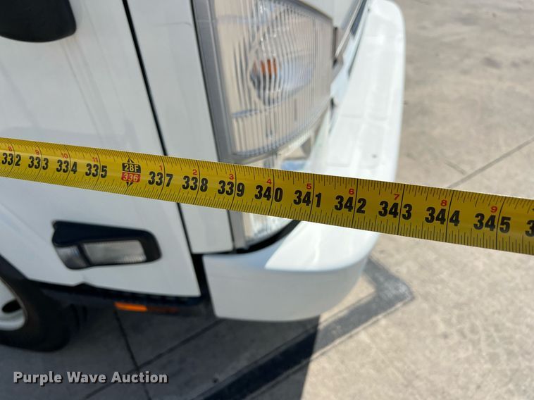 image for item DO2490 2020 Isuzi NRR rollback truck