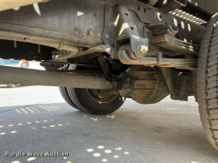 image for item DO2490 2020 Isuzi NRR rollback truck