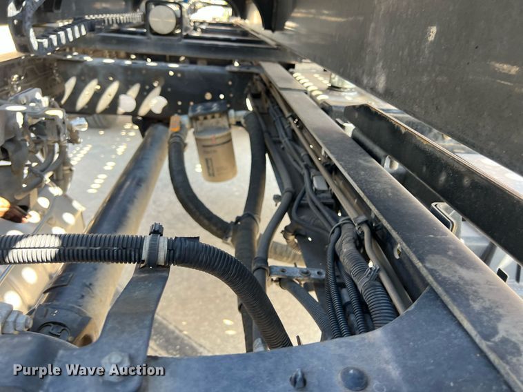 image for item DO2490 2020 Isuzi NRR rollback truck