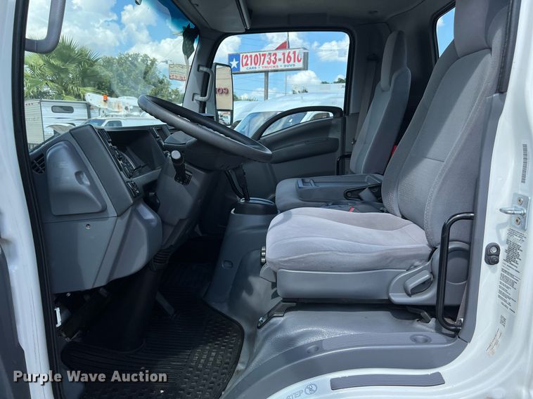 image for item DO2490 2020 Isuzi NRR rollback truck