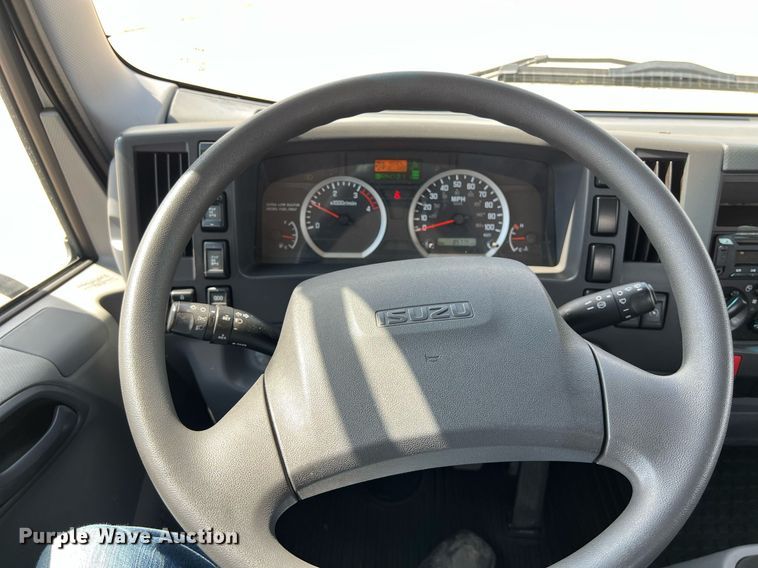 image for item DO2490 2020 Isuzi NRR rollback truck