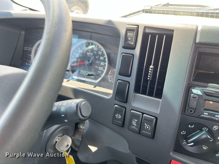 image for item DO2490 2020 Isuzi NRR rollback truck