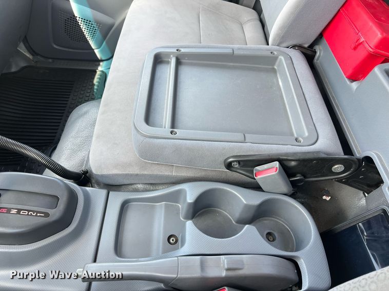 image for item DO2490 2020 Isuzi NRR rollback truck