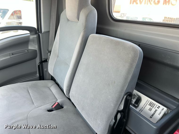 image for item DO2490 2020 Isuzi NRR rollback truck