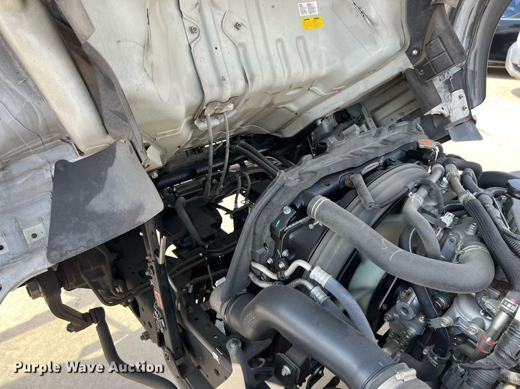 image for item DO2490 2020 Isuzi NRR rollback truck