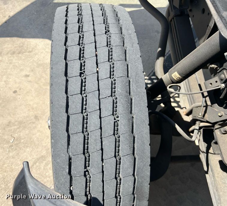 image for item DO2490 2020 Isuzi NRR rollback truck