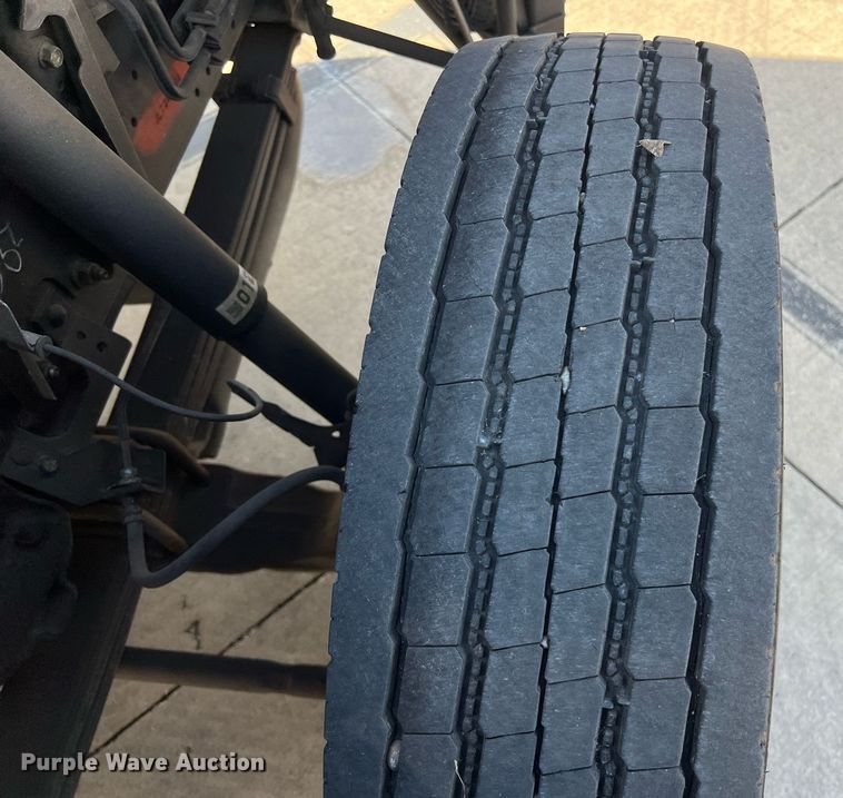 image for item DO2490 2020 Isuzi NRR rollback truck