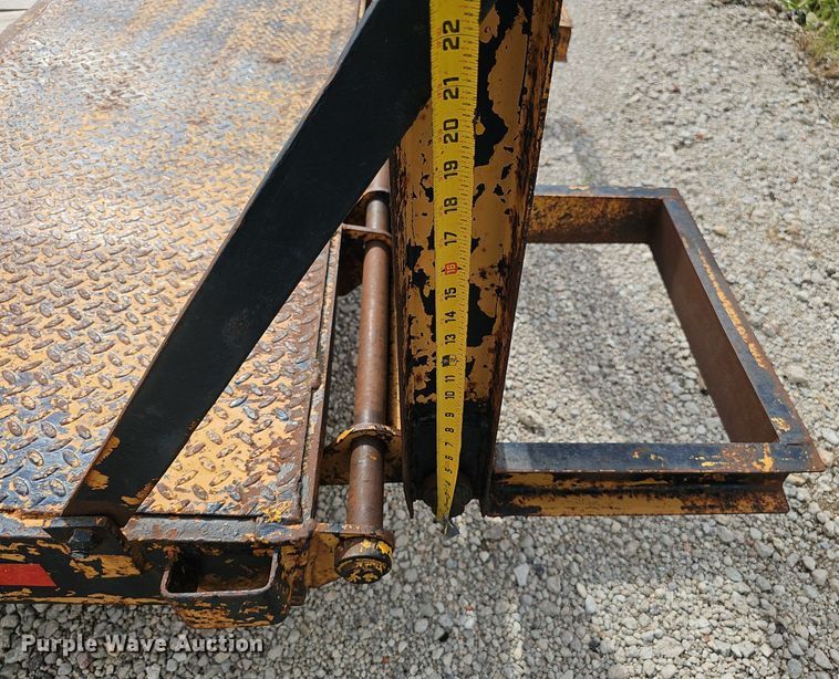 image for item DO2863 1998 H&H utility trailer