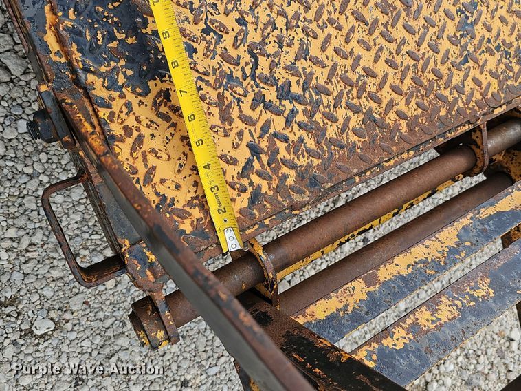 image for item DO2863 1998 H&H utility trailer