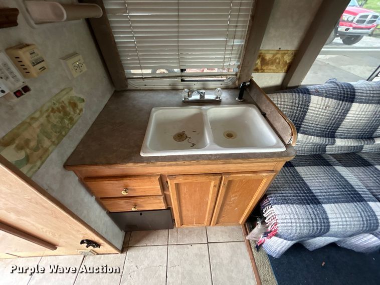 image for item DO6646 2002 Trail-Lite RV