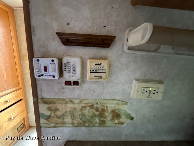 image for item DO6646 2002 Trail-Lite RV