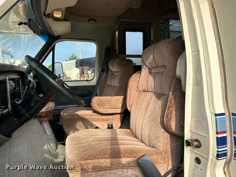 image for item DO6648 1989 Ford E350 RV