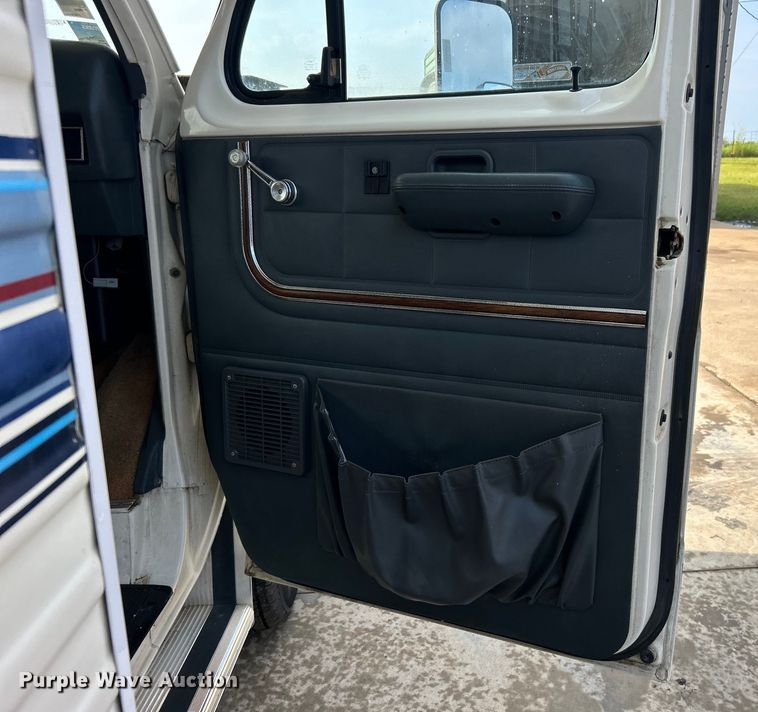 image for item DO6648 1989 Ford E350 RV