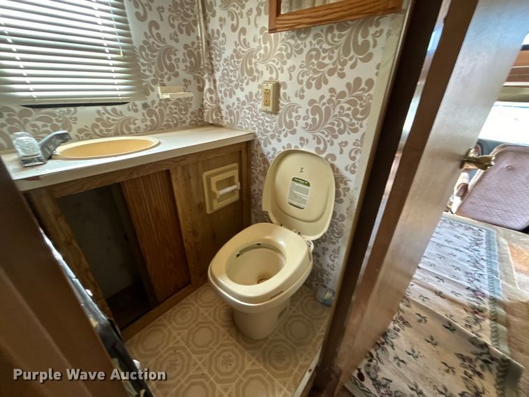 image for item DO6648 1989 Ford E350 RV