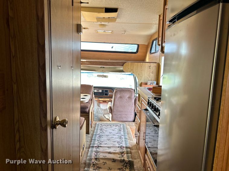 image for item DO6648 1989 Ford E350 RV