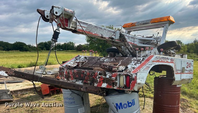 image for item DO6651 Holmes wrecker bed