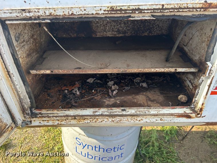 image for item DO6651 Holmes wrecker bed