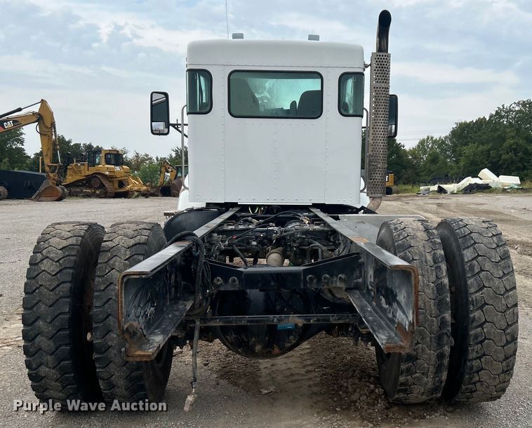 image for item DO6655 2019 Kenworth T370 truck cab and chassis