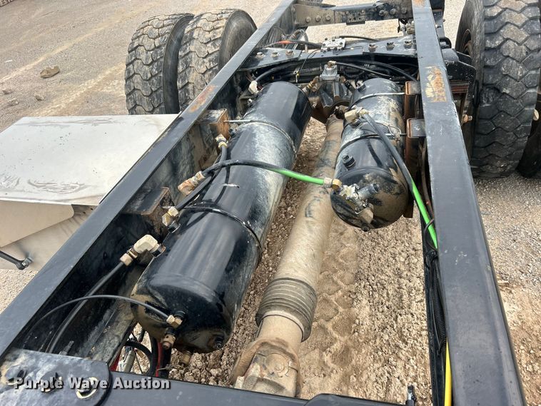 image for item DO6655 2019 Kenworth T370 truck cab and chassis