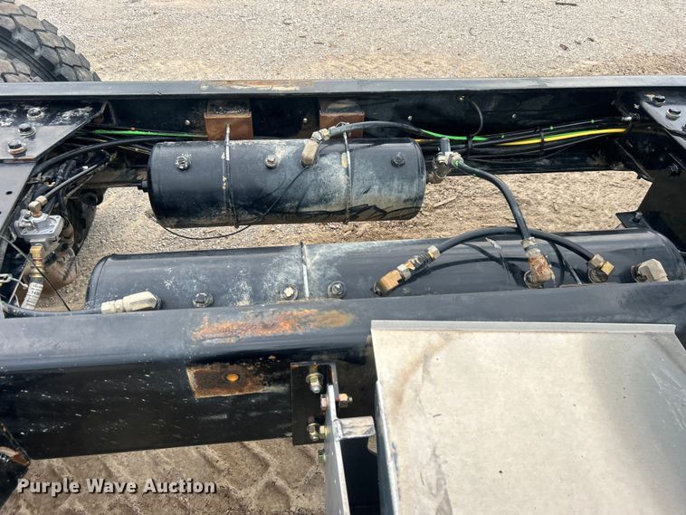 image for item DO6655 2019 Kenworth T370 truck cab and chassis