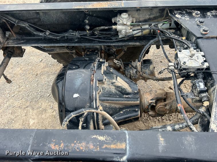 image for item DO6655 2019 Kenworth T370 truck cab and chassis