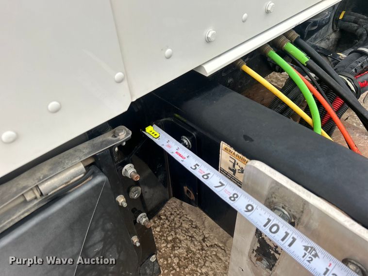 image for item DO6655 2019 Kenworth T370 truck cab and chassis