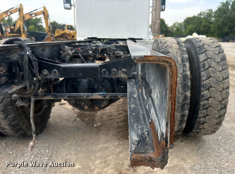 image for item DO6655 2019 Kenworth T370 truck cab and chassis