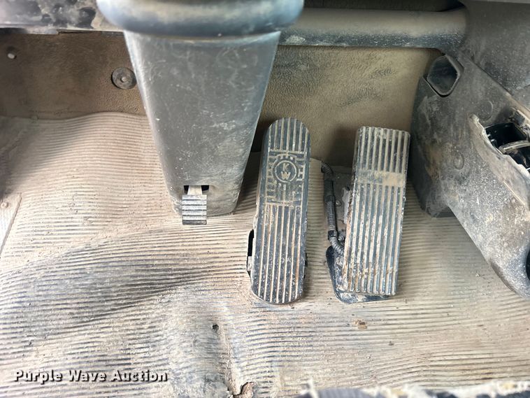 image for item DO6655 2019 Kenworth T370 truck cab and chassis