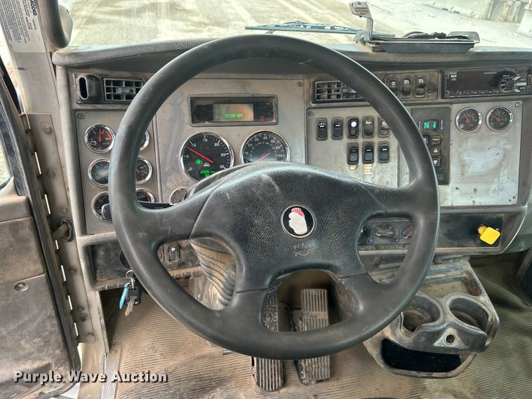 image for item DO6655 2019 Kenworth T370 truck cab and chassis