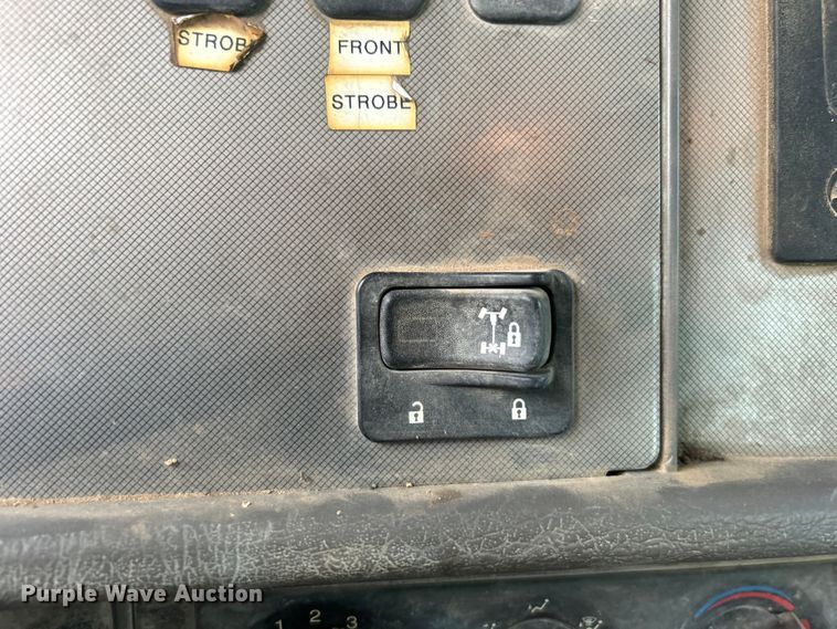 image for item DO6655 2019 Kenworth T370 truck cab and chassis