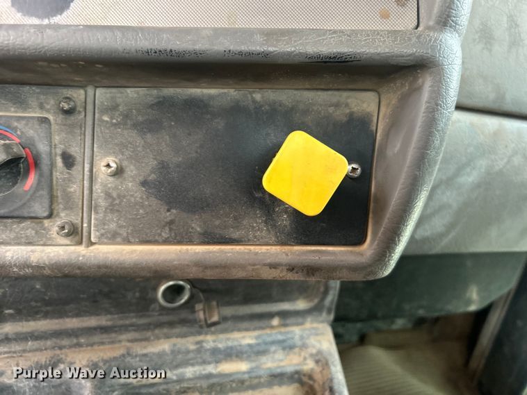 image for item DO6655 2019 Kenworth T370 truck cab and chassis