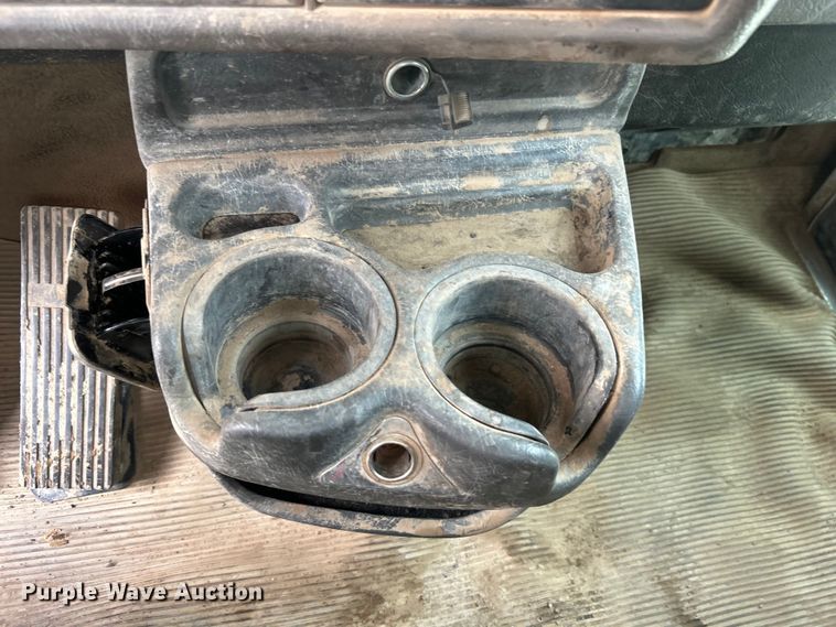 image for item DO6655 2019 Kenworth T370 truck cab and chassis