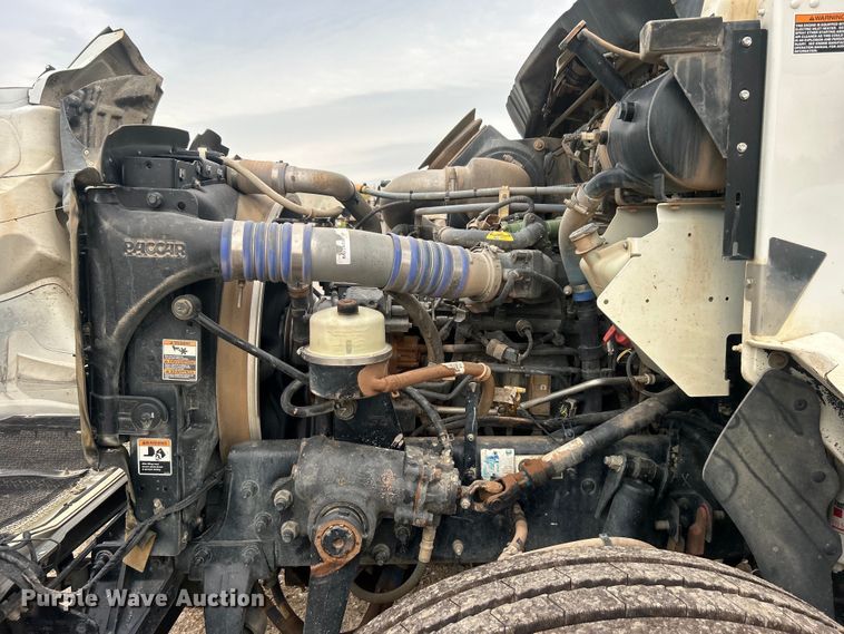 image for item DO6655 2019 Kenworth T370 truck cab and chassis