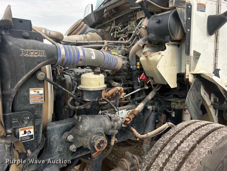 image for item DO6655 2019 Kenworth T370 truck cab and chassis