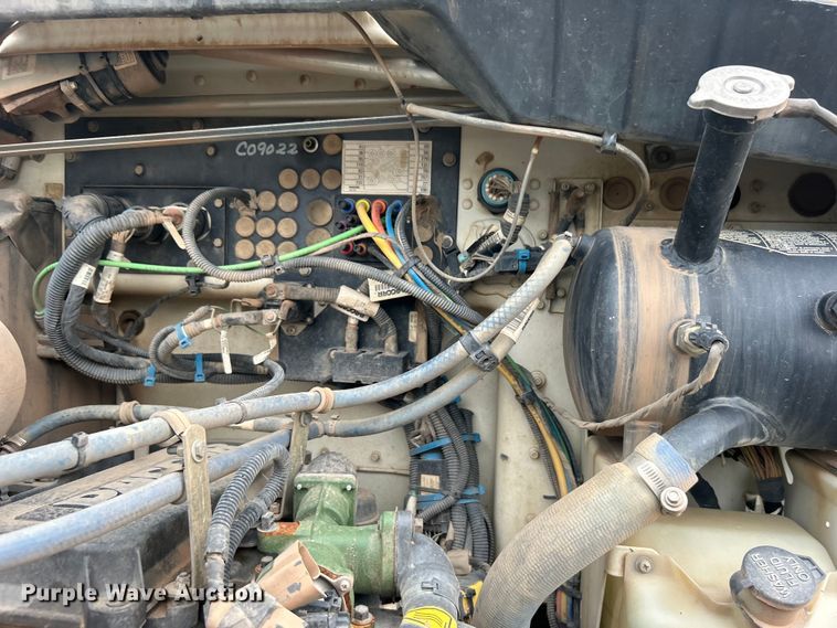 image for item DO6655 2019 Kenworth T370 truck cab and chassis