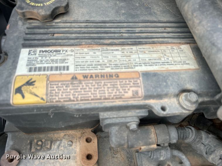 image for item DO6655 2019 Kenworth T370 truck cab and chassis