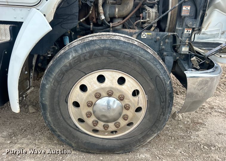 image for item DO6655 2019 Kenworth T370 truck cab and chassis