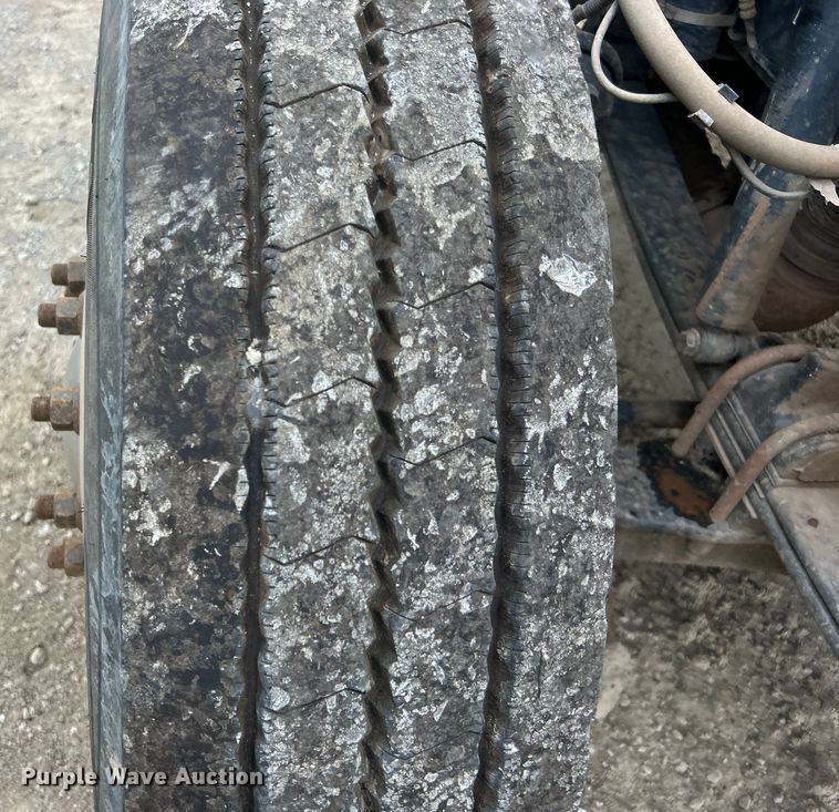 image for item DO6655 2019 Kenworth T370 truck cab and chassis