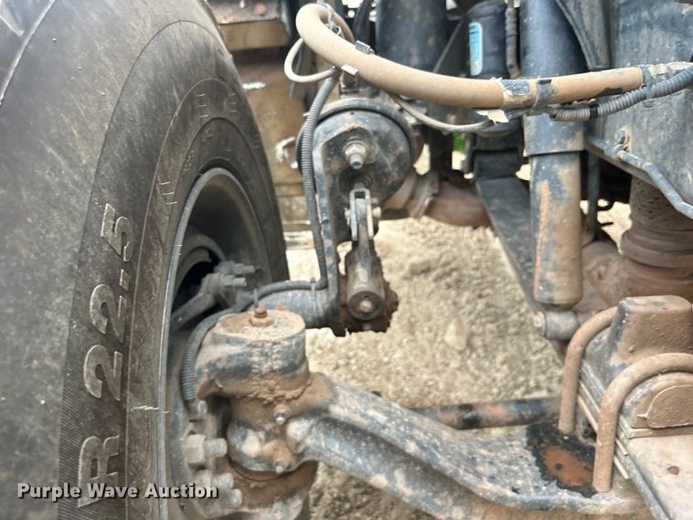 image for item DO6655 2019 Kenworth T370 truck cab and chassis