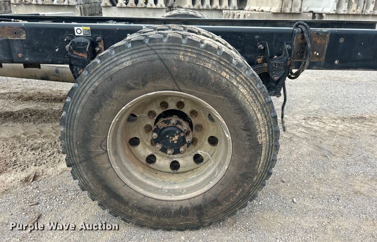 image for item DO6655 2019 Kenworth T370 truck cab and chassis