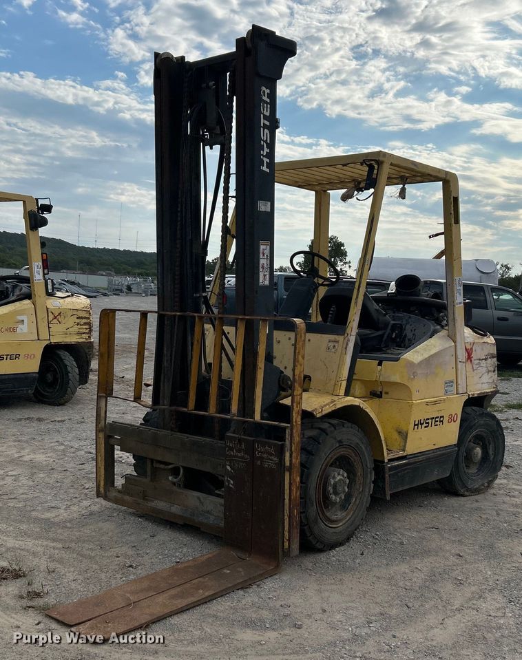 image for item DO6673 Hyster H80XM forklift