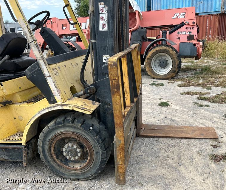 image for item DO6673 Hyster H80XM forklift