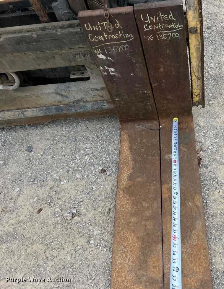 image for item DO6673 Hyster H80XM forklift